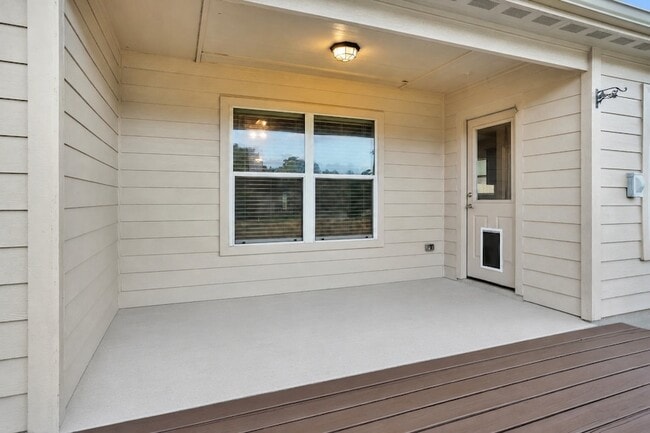 Building Photo - 30822 W Lost Creek Blvd