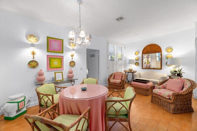 Building Photo - 354 Chilean Ave