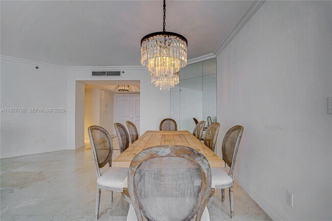 Building Photo - 7000 Island Blvd