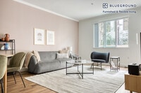 Building Photo - 5710 Crescent Prk E