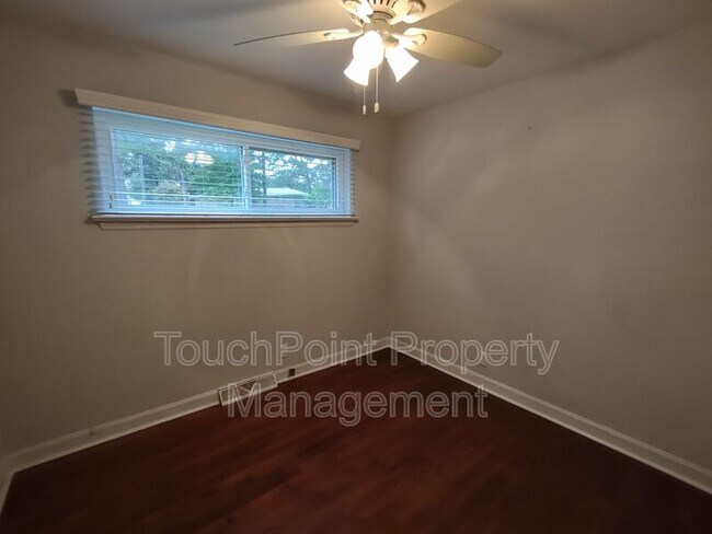 Building Photo - 6414 Elmwood Cir