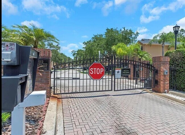 Building Photo - 6211 Ashbury Palms Dr