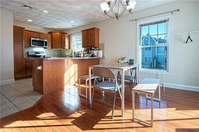 Building Photo - 200 Roger Williams Ave