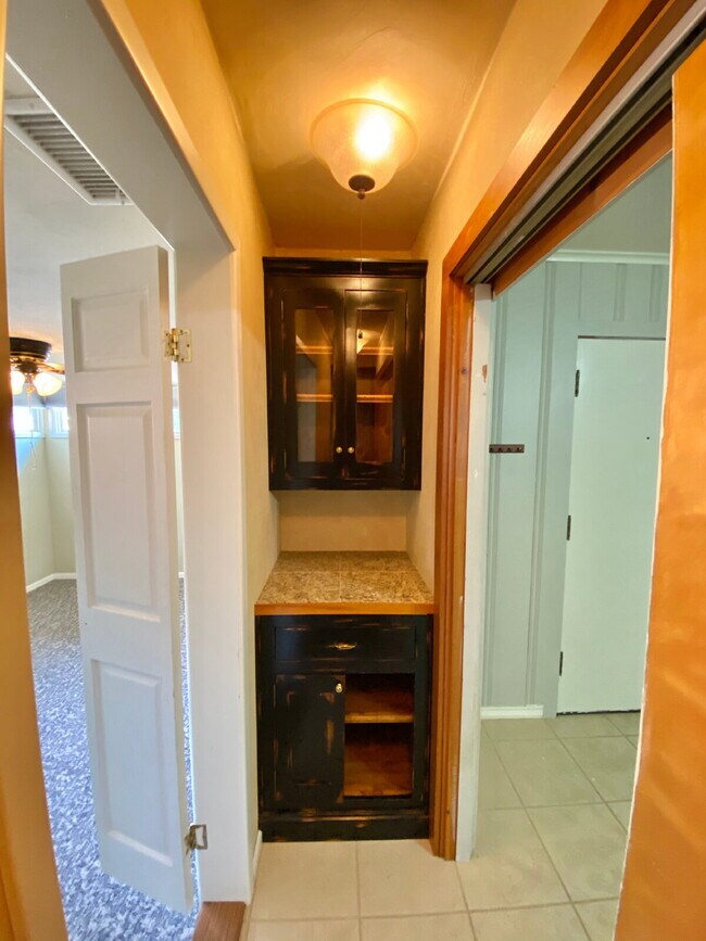 Building Photo - Stunning 4-Bedroom Home with Spacious Bedrooms Available for Summer 2026 Pre-Lease