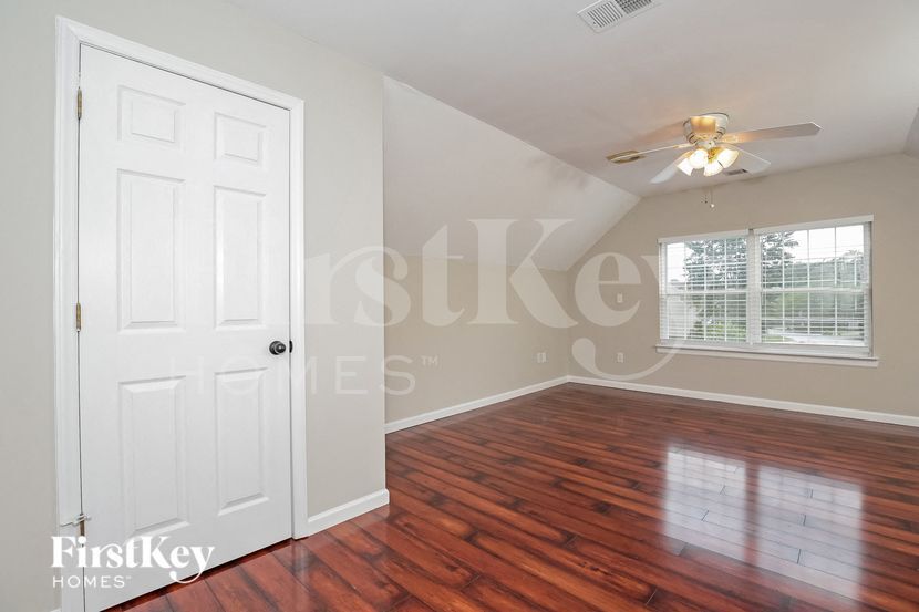 Building Photo - 3900 Gisbourne Dr