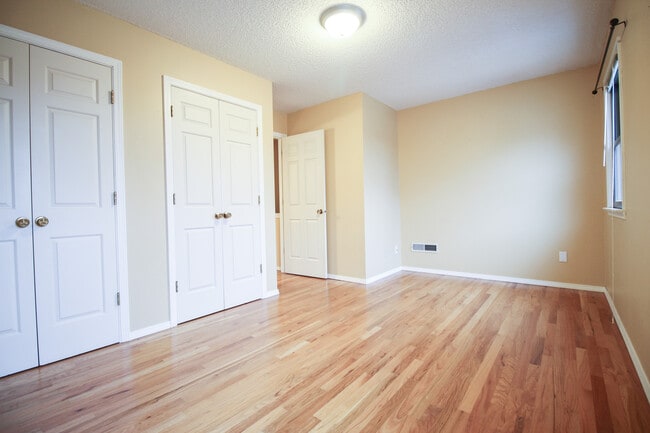 Building Photo - 306 Orchard Cir