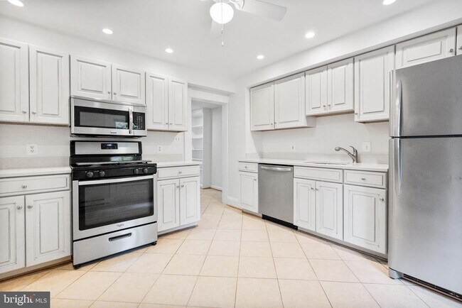 Building Photo - 1530 34th St NW