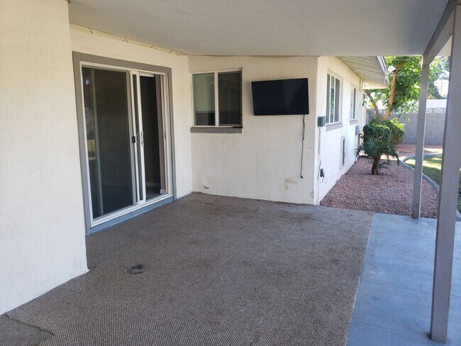 Building Photo - Historic District 3 be d3 bath home w/ RV gate