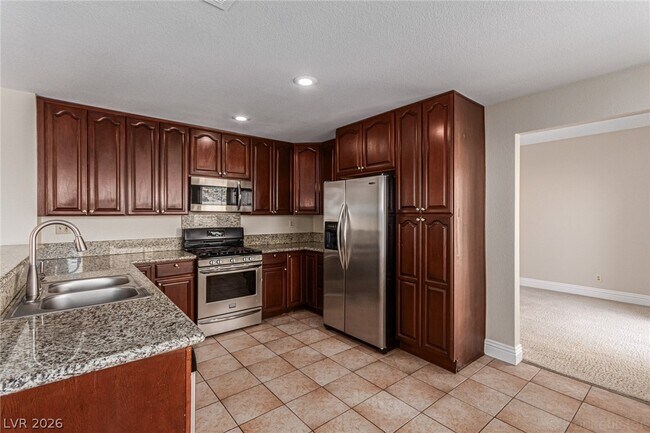 Building Photo - 3308 Royal Glen Ct