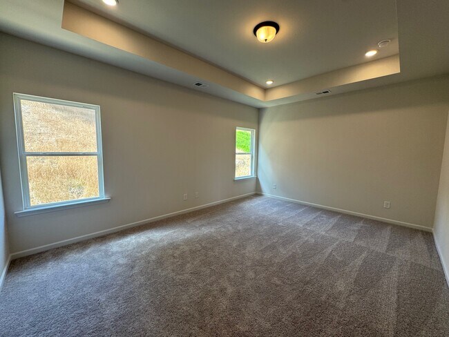 Building Photo - 243 sycamore dr