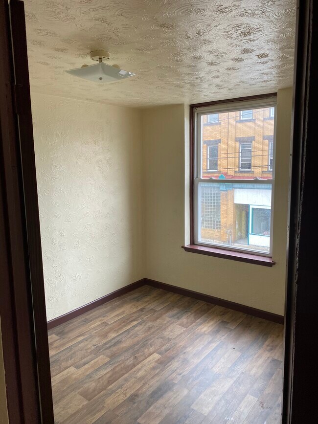 Building Photo - 311 Helen St