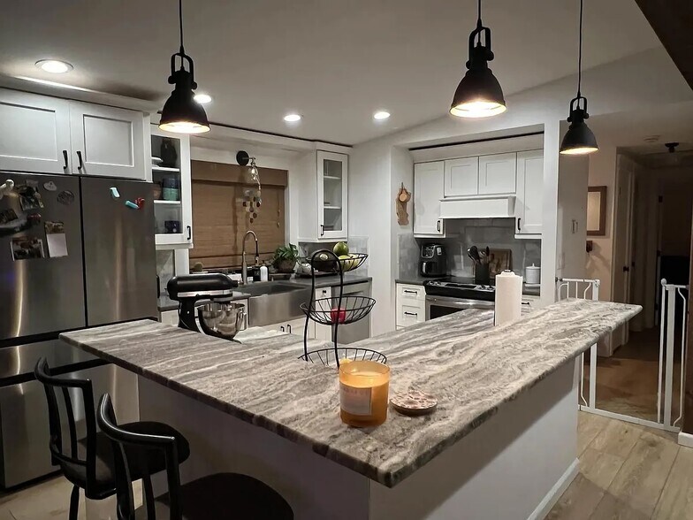 Building Photo - 3517 57th Ave NW