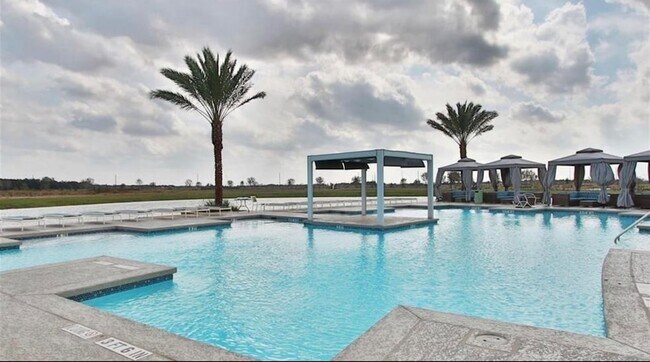 Building Photo - 4143 Champlain Wy