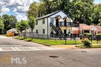 Building Photo - 1026 Ashby Grove SW