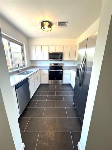 Building Photo - 9750 Camfield Rd