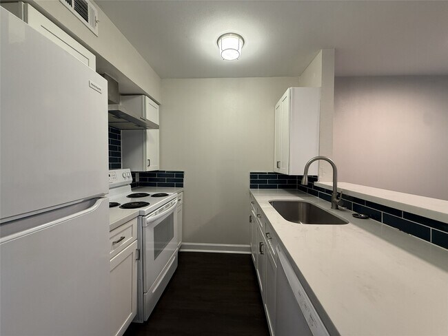 Building Photo - 1824 Thonig Rd