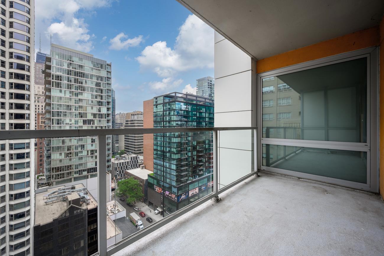 Balcony - 160 E Illinois St