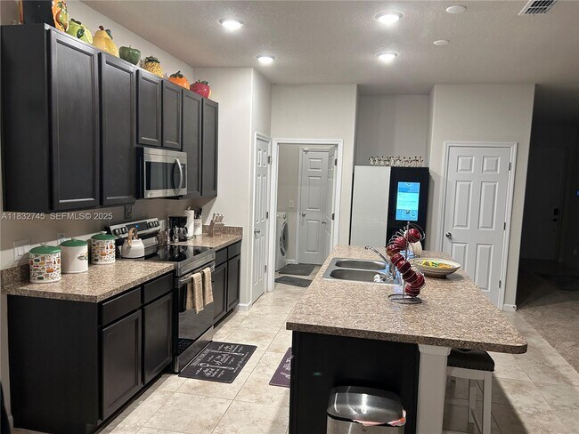 Building Photo - 2890 Jupiter