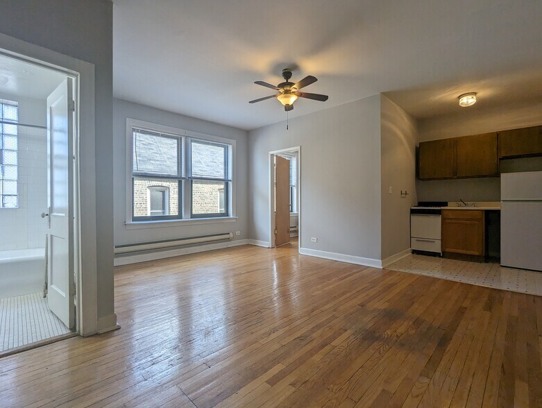 Building Photo - 1044 W George St