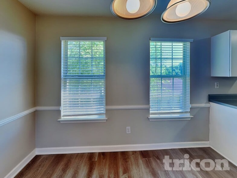 Building Photo - 1057 Misty Meadows Point