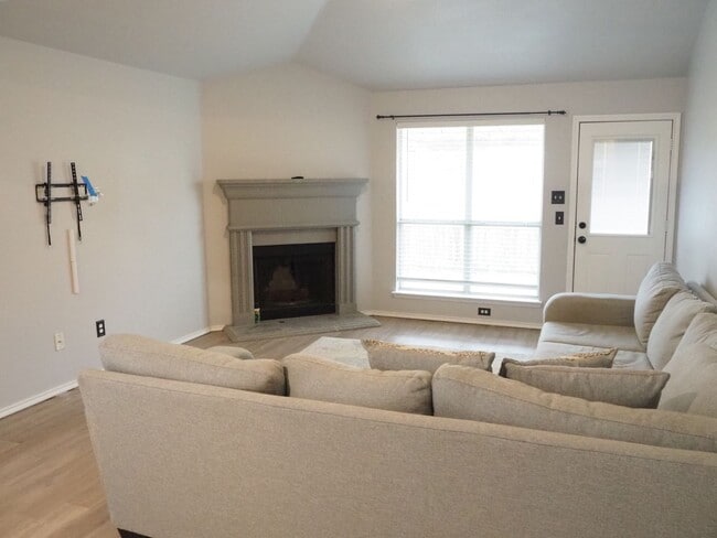 Building Photo - 511 Lone Star Park Ln