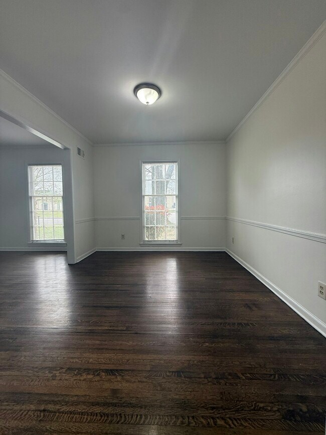 Building Photo - 5512 Cottonwood Rd