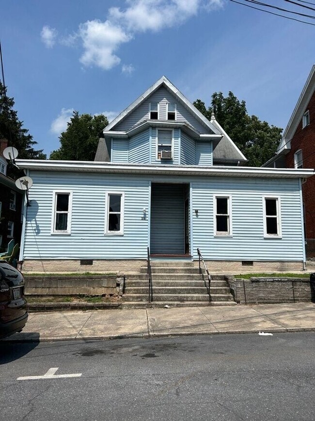 Building Photo - 25 N Washington St