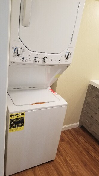 Building Photo - 19482 Rosemarie Pl