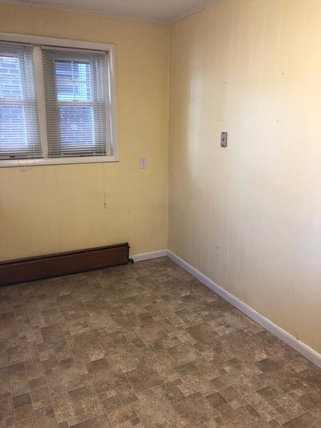 Building Photo - 3-Bedroom Home in Emmaus