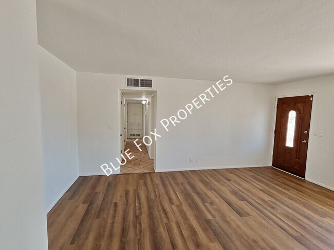 Building Photo - 3857 E Edison Pl