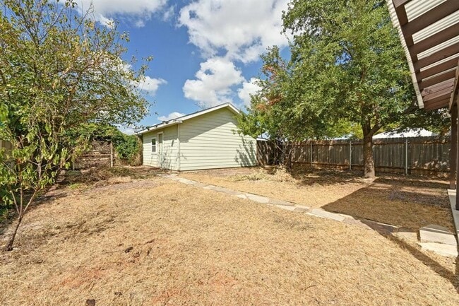Building Photo - 13816 Golden Flax Trail