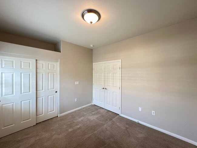 Building Photo - Pinnacle Peaks-Torrey Pines Southwest