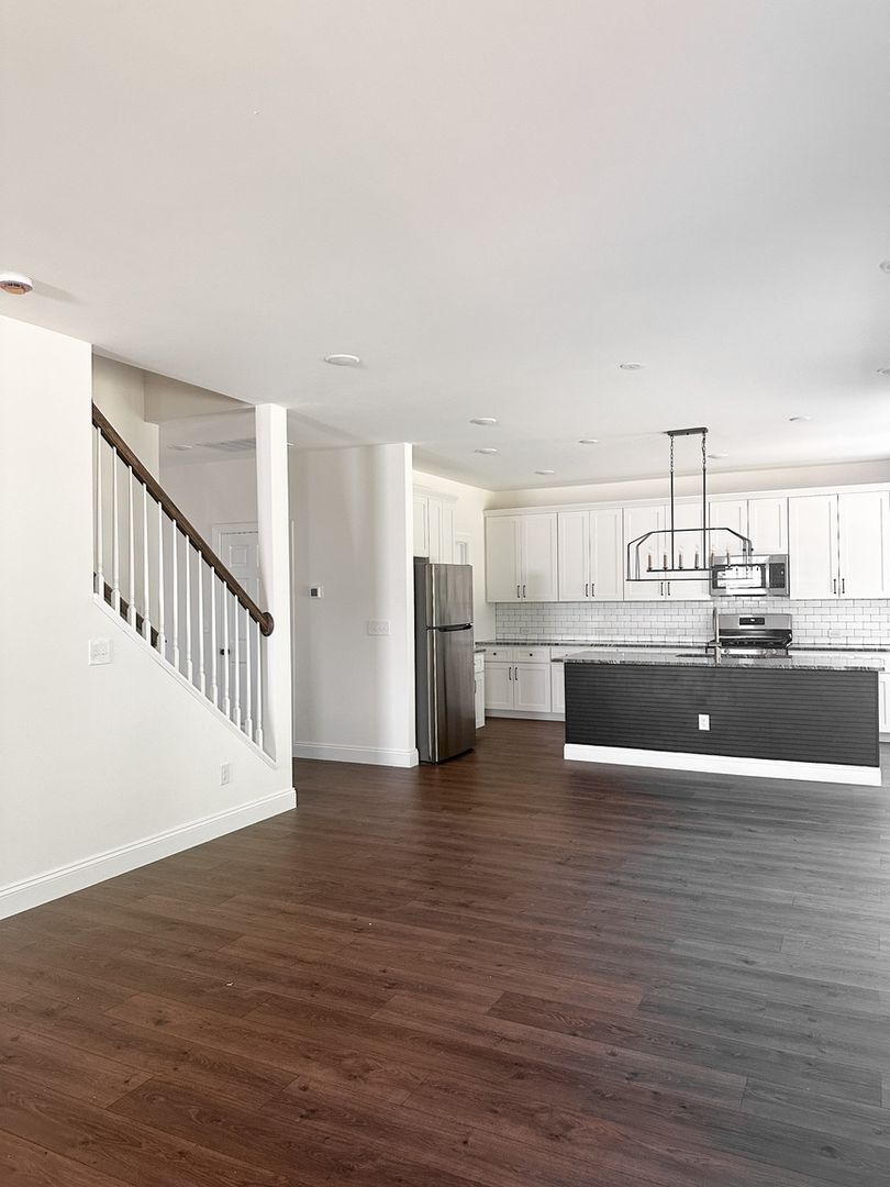 Building Photo - 3851 Longmore Ln