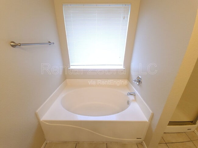 Building Photo - 787 Catalina Dr