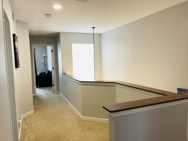Building Photo - 1385 Redbridge Ct