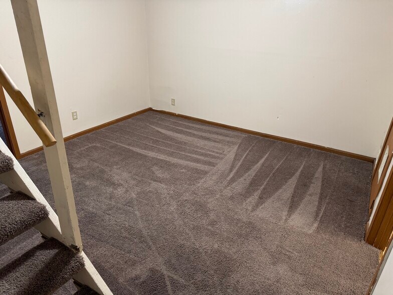 Building Photo - 700 N Adelaide St