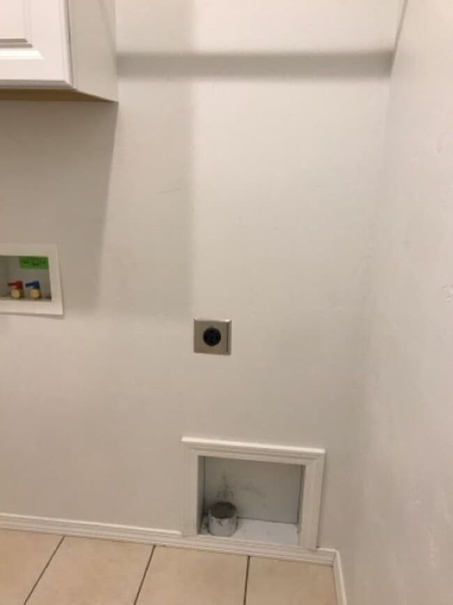 Building Photo - 609 Windemere Cir