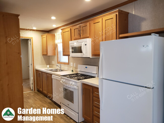 Unit 25 - Available - 1942 Central Ave
