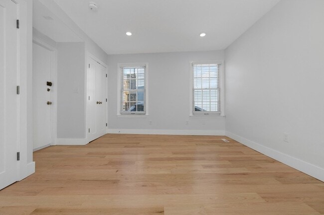 Building Photo - 55 Main St