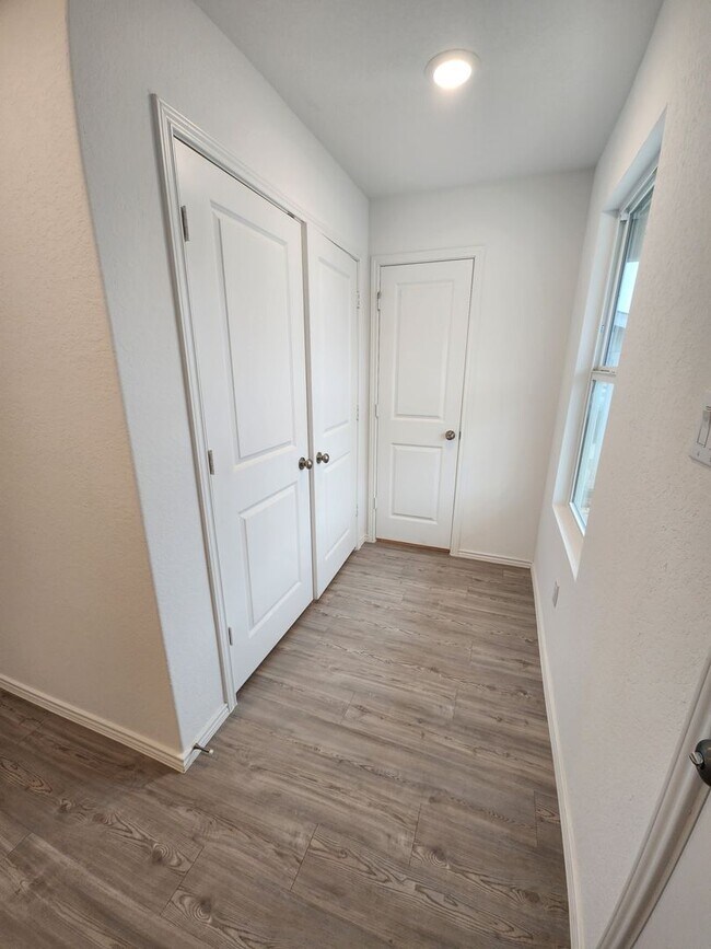 Building Photo - 4-bed, 2-bath gem in Hidden Trails- Bulverde TX- 4/2/2-6013 Companion Loop