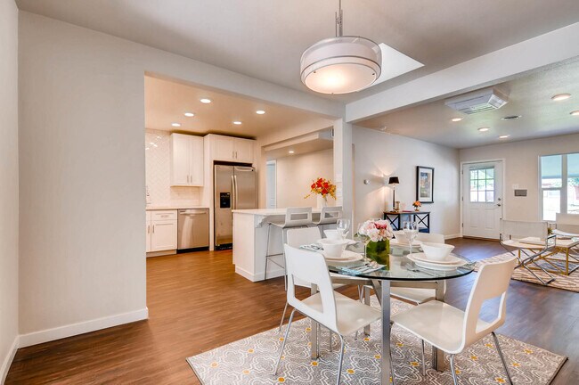 Building Photo - FANTASTIC Bungalow Style Ranch Home