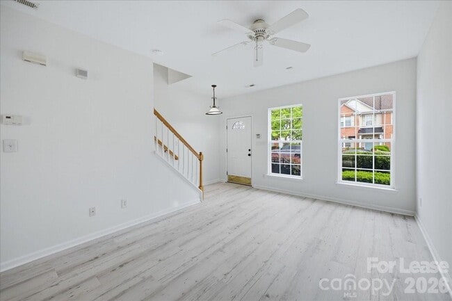 Building Photo - 6928 Creft Cir
