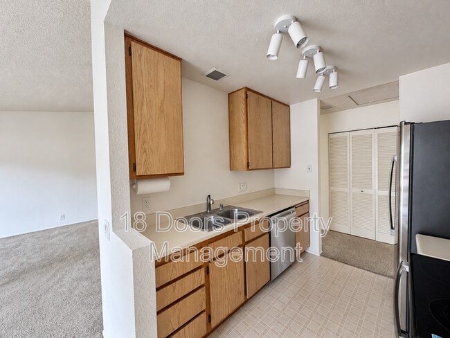 Building Photo - 4090 Rosenda Ct