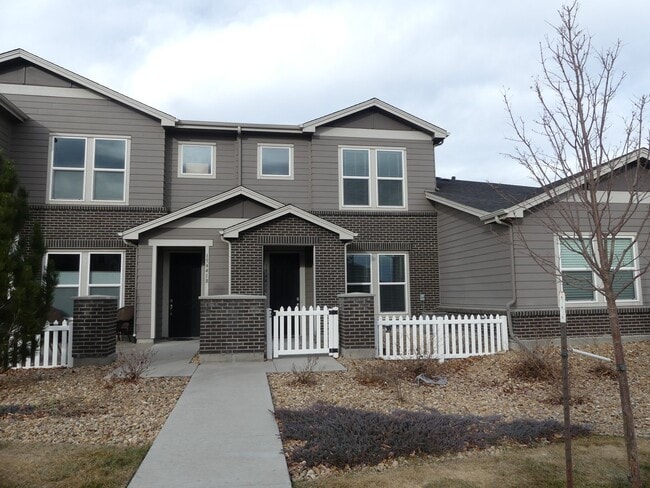 Primary Photo - 3 Bedrooms! Close to the Mountains! 2 Car ...