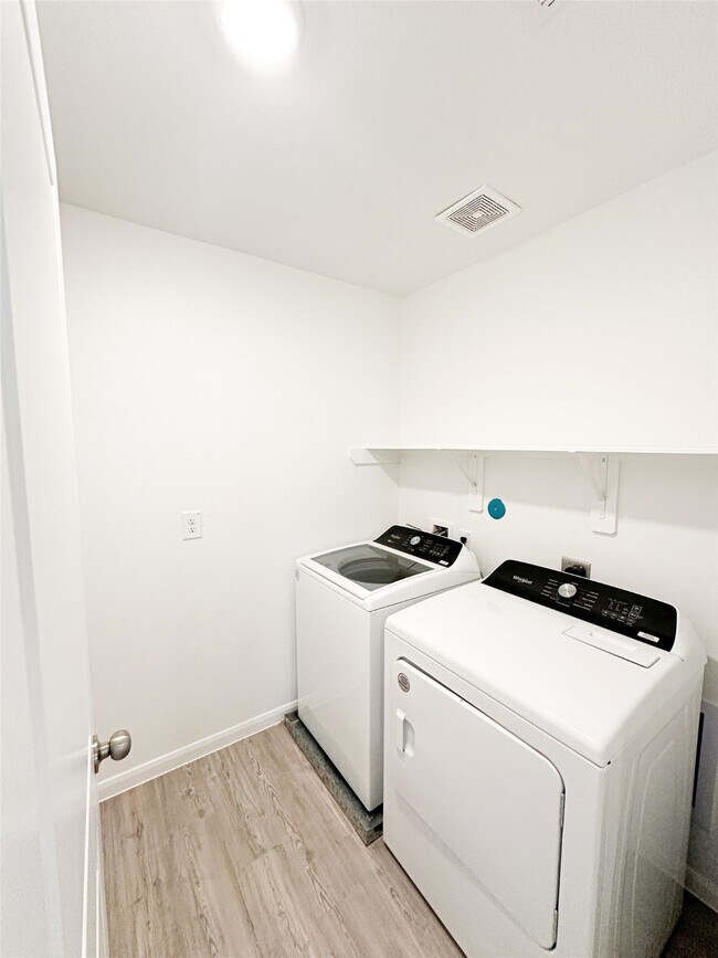 Building Photo - 23926 Escardilla Dr