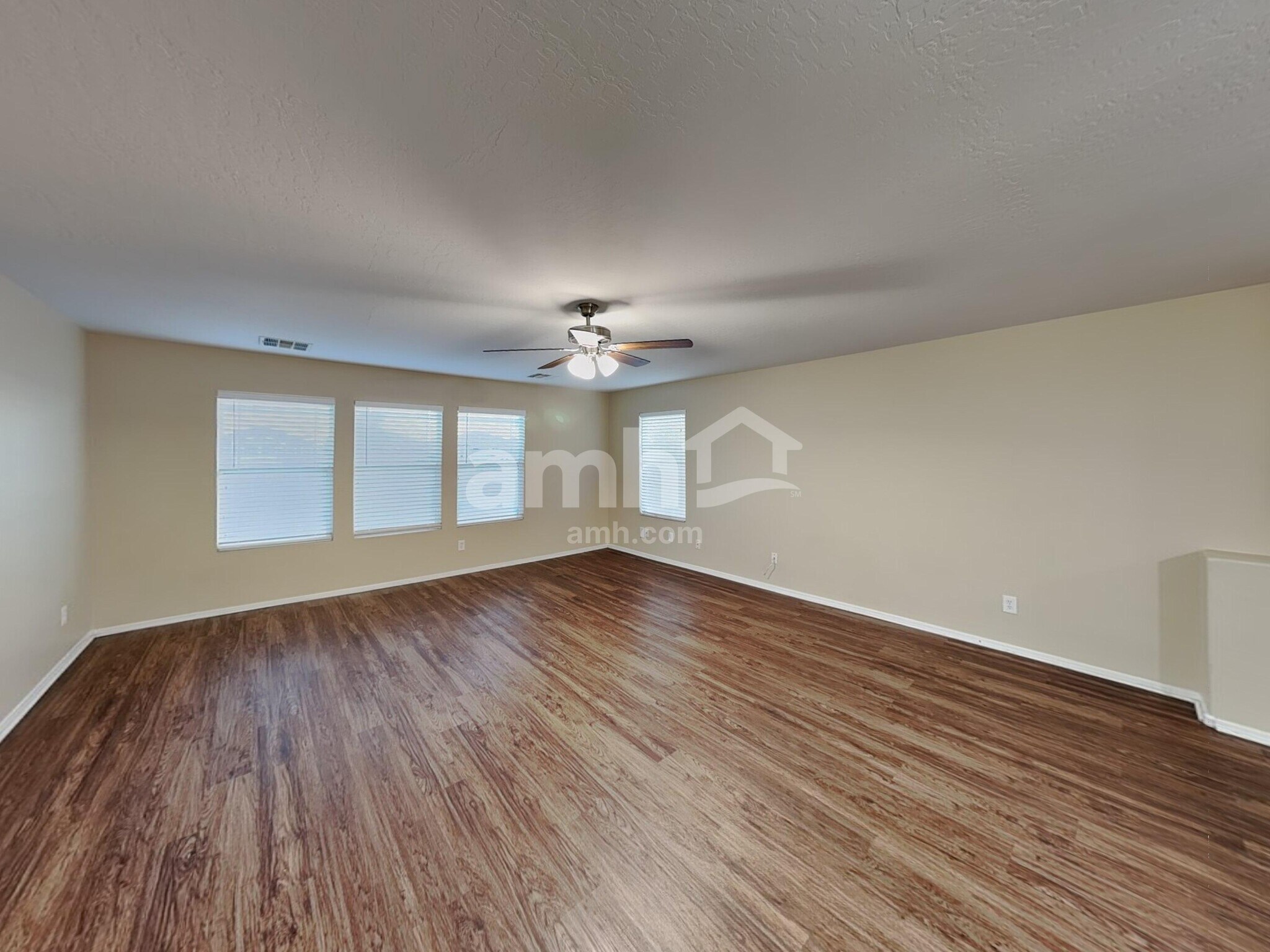 Building Photo - 14954 W Charter Oak Rd