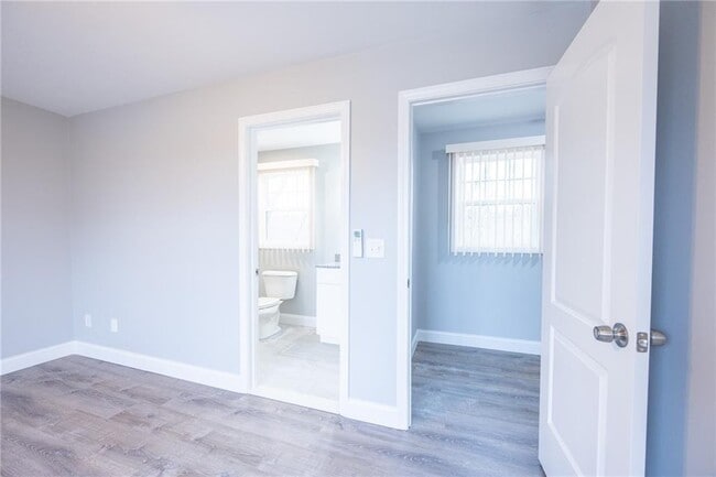 Building Photo - 6 Mainella St