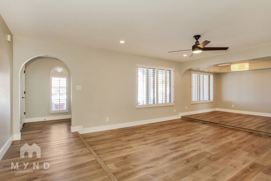 Building Photo - 7043 E Hearn Rd