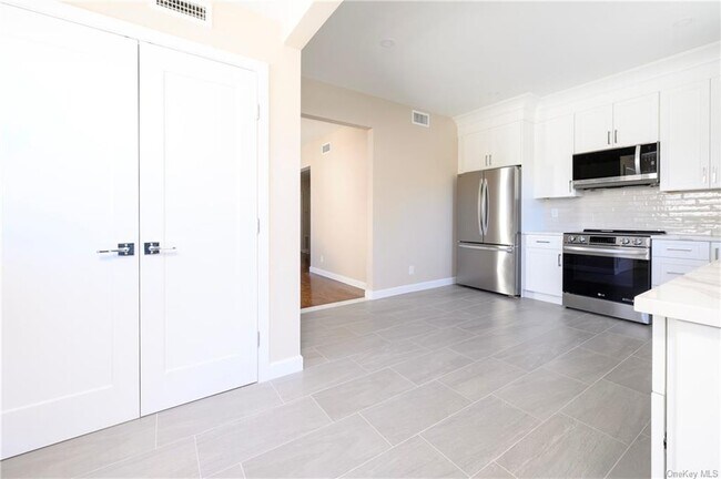 Building Photo - 9 Todd Pl