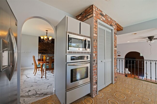 Building Photo - 11400 NW 19th St